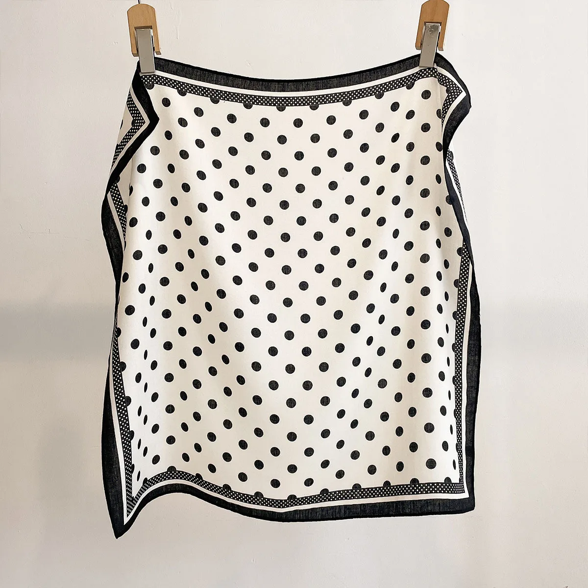 Luxury Polka Dot Printed Squar - Silk Neck Scarf avis et prix