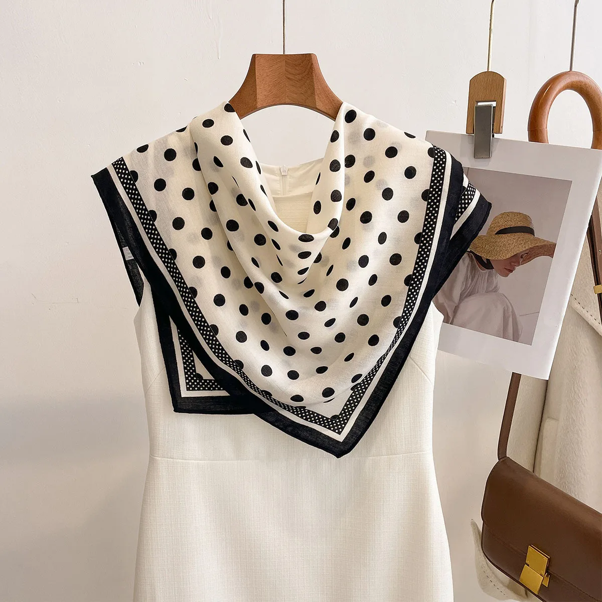 Luxury Polka Dot Printed Squar - Silk Neck Scarf avis et prix