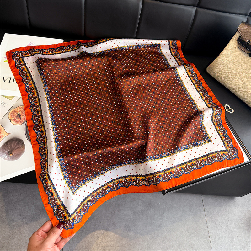 New Design Dot Paisley Print S - Silk Neck Scarf avis et prix