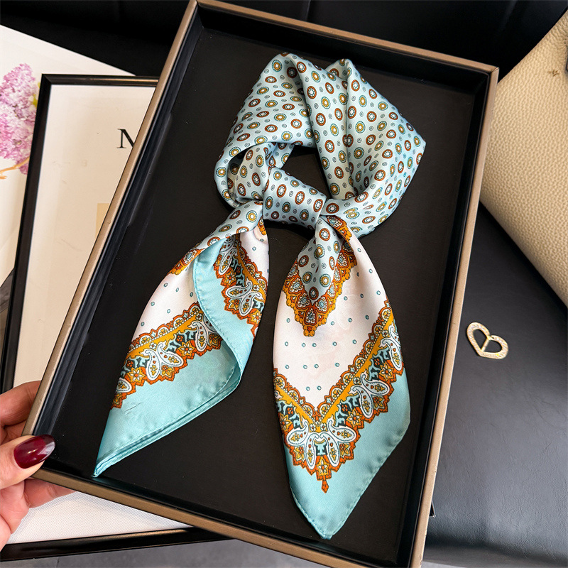 New Design Dot Paisley Print S - Silk Neck Scarf avis et prix