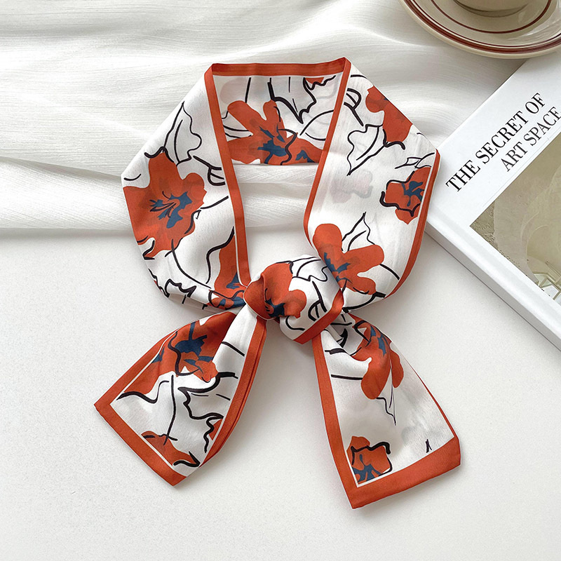 New luxury Brand Model Small S - Silk Neck Scarf avis et prix
